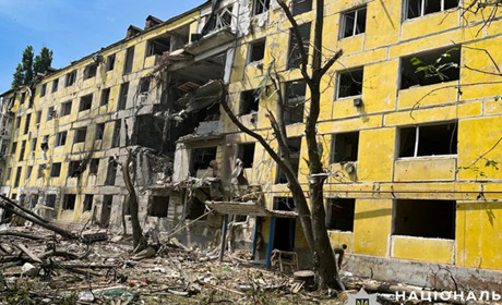 Наслідки ворожих влучань на Оріхівщині: зайнялась пожежа в житловому будинку