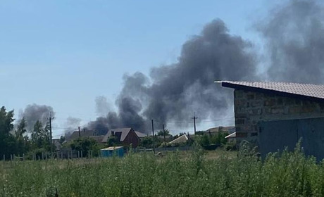 Українські військові вдарили по базі Росгвардії в Генічеську