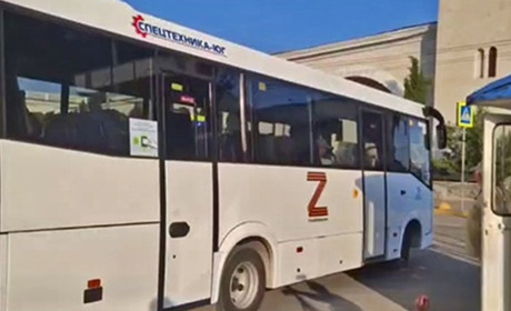 Автобусного сполучення окупованого Генічеська з Кримом не буде щонайменше до 30 червня