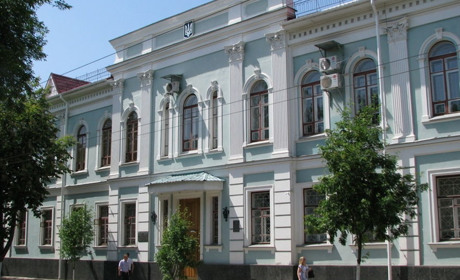 У митника Чернігова виявили "тіньову касу". Щомісяця мільйони гривень йшли повз держбюджету