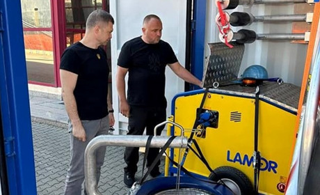 Одеські порти з Європи отримали безкоштовно два скимери. Будуть чистити Чорне море