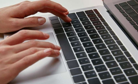 Мешканка Жовтих Вод ошукувала громадян, називаючись працівницею банку