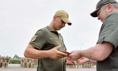 Золотоніський захисник отримав нагороду «За мужність» від Президента України