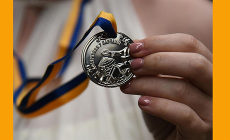 "Золоті" та "срібні" випускники Ржищівщини - 2023