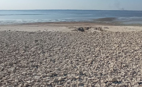 Як виглядає обміліле Каховське водосховище біля Горностаївки. Фотофакт