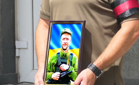 «Жив у Привіллі на Глухівщині». В Шостці поховали військового Ігоря Власова