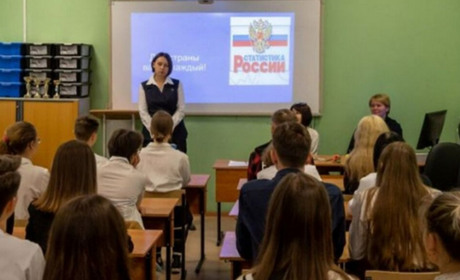 Окупанти планують новий навчальний рік