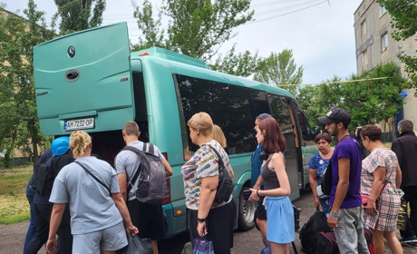 Усвідомили небезпеку: майже три десятки людей сьогодні виїхали із Торецької громади