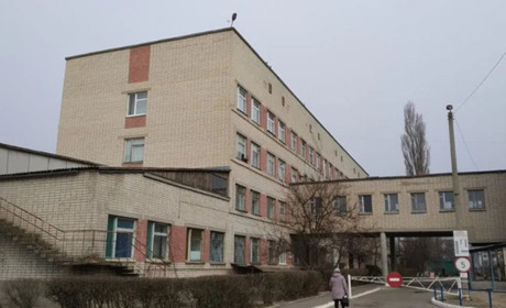 У Каховці росіяни відновлять роботу центральної лікарні, яка не працювала пів року