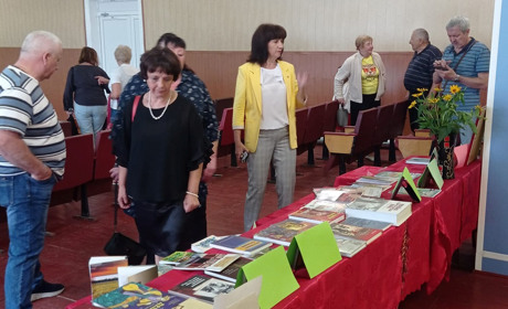 Книгу «Село Деньги в українській історії» писали три автори