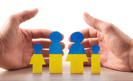 Що робити якщо затримують виплати переселенцям: які причини і куди звертатися