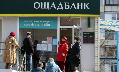 Уряд продовжив строк ідентифікації переселенців, що отримують виплати в Ощадбанку: чому? (оновлено)