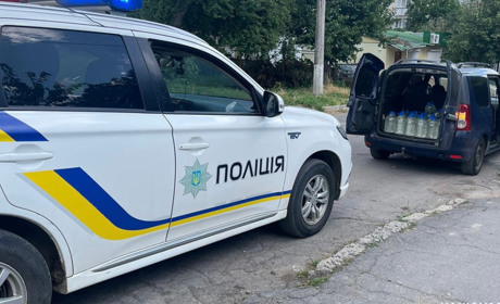 На Черкащині поліцейські викрили водія, який перевозив фальсифікований алкоголь та цигарки