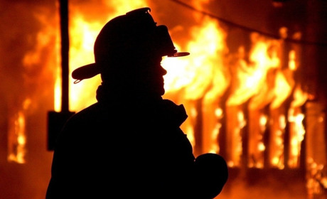 У Кагарлику горів будинок: зайнялося перекриття