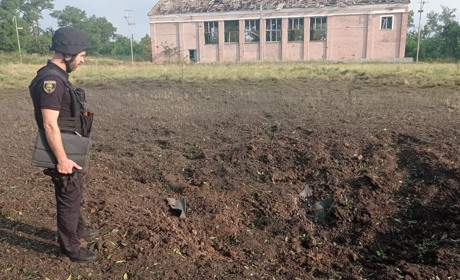 Російські терористи скинули авіабомбу на Торецьк