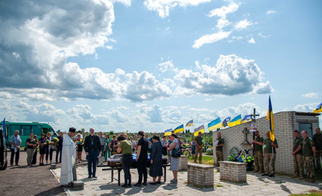 ПРОЩАЛИСЯ З НІЖИНЦЕМ ОЛЕКСІЄМ ОСТРОЖИНСЬКИМ. ВІЧНА ПАМʼЯТЬ ВОЇНУ!