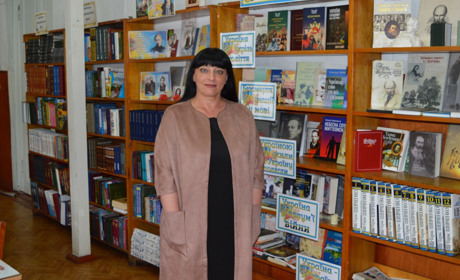 У Переяславській бібліотеці прибрали російські книжки, але досі працюють в аварійній будівлі