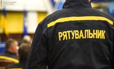 На Черкащині рятувальники допомогли жінці дістатися з підвалу