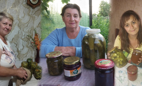 "У мене огірки завжди хрумкі, а банки ніколи не зривають": рецепти закруток від переяславок