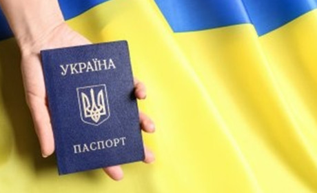 Про обов'язкову зміну фото у паспорті. Кому і коли це потрібно зробити