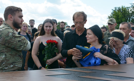 Гордився тим, що був частиною «Азова»: у Кагарлику в останню дорогу провели Героя Олега Фоміна