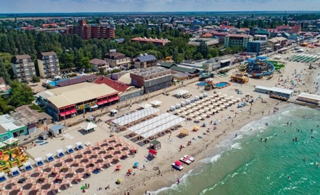 Окупанти пограбували всі бази відпочинку та покинуті магазини у Залізному порту
