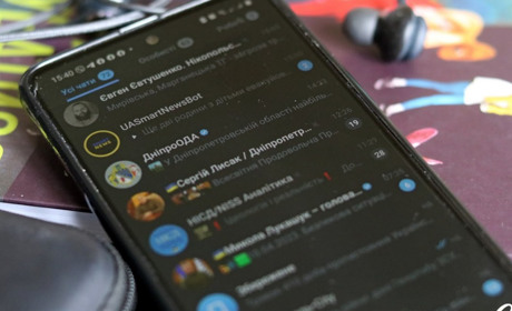 Телеграм-канали: читати чи не читати? Як відрізняти фейки? Говорять фактчекери та медійники