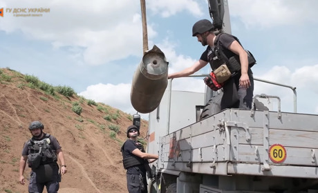Піротехніки знищили авіабомбу ФАБ-500, яку авіація окупанта днями скинула на прифронтовий Нью-Йорк
