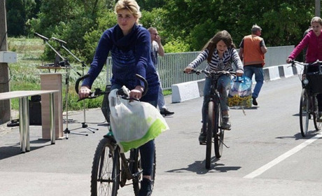 У Корюківці відремонтували міст по вулиці Новій. Тепер почали лагодити по вулиці Шевченка