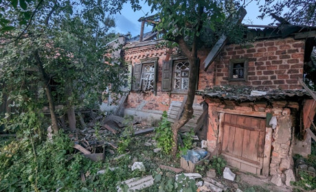 Росіяни з артилерії обстріляли Торецьк. Є чисельні руйнування