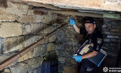 Побила, обпекла і прив'язала в сараї: так на Одещині старша сестра "виховувала" молодшого брата