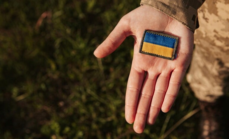 Хто такі близькі родичі: пояснення підстави звільнення військових зі служби