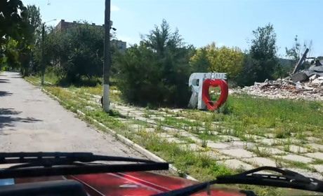 Працівники ДСНС воду та корм для тварин у Гуляйполе (відео)