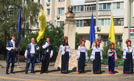 В Южному відбувся урочистий мітинг до Дня Державності (ФОТО)