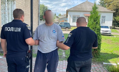 Поліція Чернігівщини затримала підозрюваного у вбивстві жінки в місті Новгород-Сіверськ
