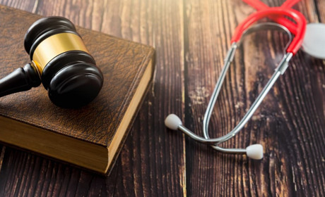 Судитимуть золотоніську лікарку