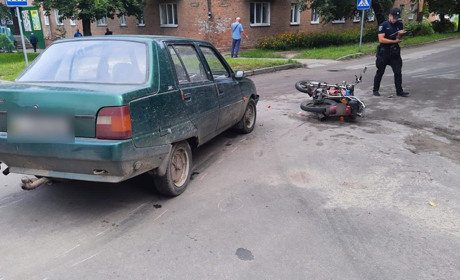 У Шостці сталось ДТП: постраждалого госпіталізували до лікарні