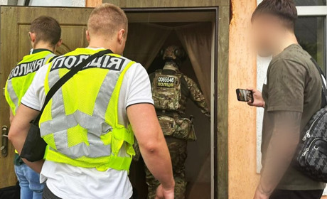 Продали неіснуючих авто для ЗСУ на 20 млн: викрили шахраїв, які діяли на Одещині та ще в 4 областях