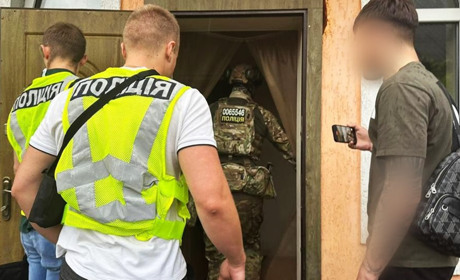 Кіберполіція викрила організовану групу шахраїв: орудували під приводом постачання для ЗСУ
