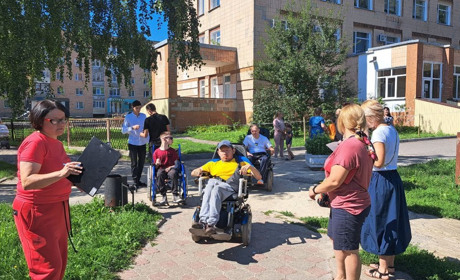 У Гадячі проводили дослідження на безбар’єрність міста