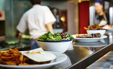 На Одещині продовжили час роботи кафе та ресторанів