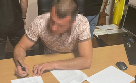 20 тисяч доларів за землю: на хабарі викрили в.о. голови селищної громади в Одеській області