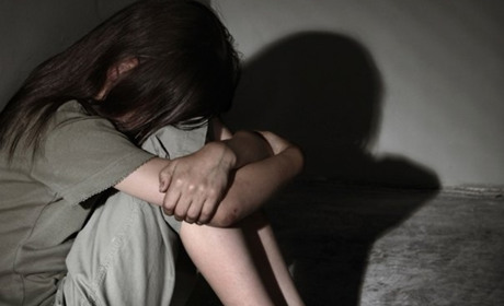 Педофіла з Одещини відправили за ґрати: розбещував 9-річних дівчаток, але вважає себе невинним