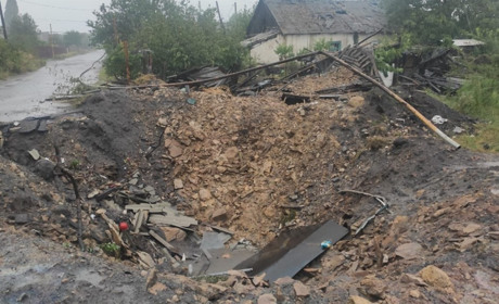 За добу армія рф здійснила на Донеччині 24 обстріли. В Торецьку є руйнування та поранений