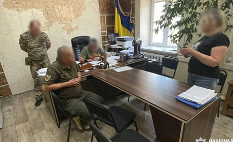 На Черкащині затримали працівницю військкомату, яка допомагала ухилянтам