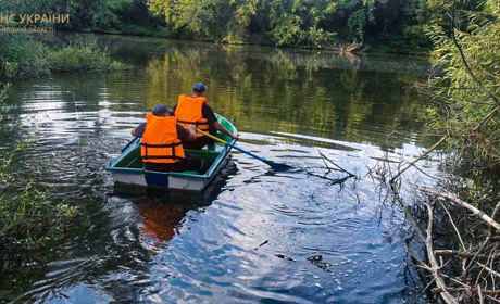 В Буцнях в місцевій водоймі виявили жінку без ознак життя