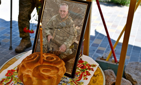 У Нікополі провели в останню путь військовослужбовця Едуарда Танчика