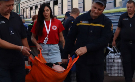 Евакуйованих мешканців Донеччини зустрічають на Житомирщині: 19 серпня прибули 20 донеччан