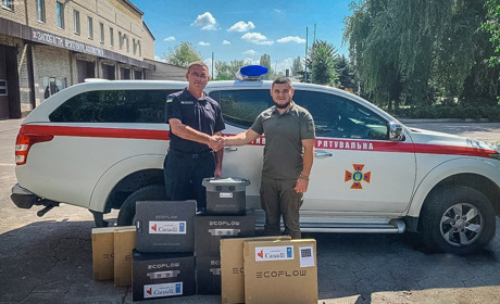 Волноваські рятувальники отримали гуманітарне обладнання від благодійників