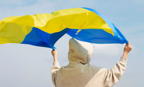 Прапор та мапа України помандрують до Місяця: планується британсько-українська космічна місія